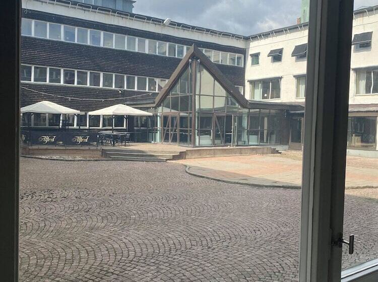 Hotel L Alfred Nobel