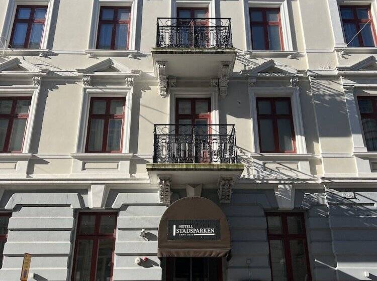 בית מלון כפרי L Stadsparken