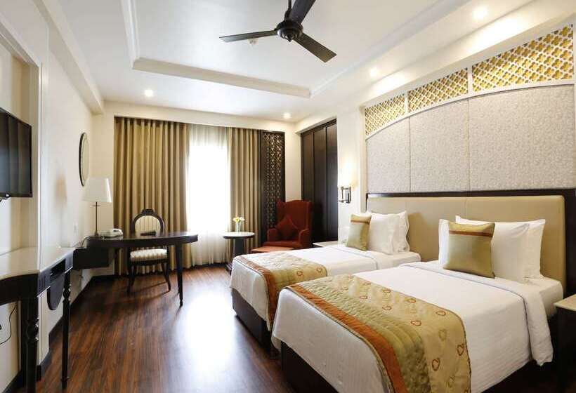 فندق La Place Sarovar Portico