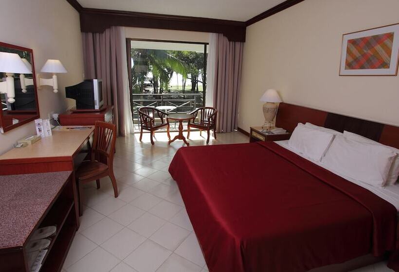 בית מלון כפרי Legend Cherating Beach Resort