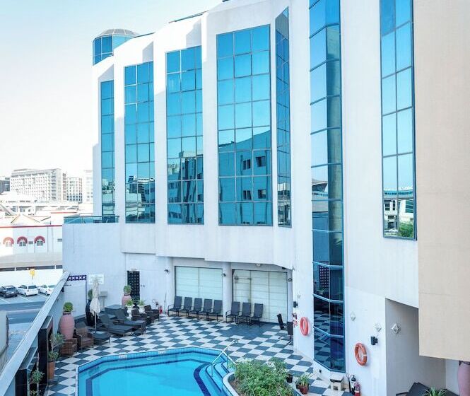 هتل Majestic Cove