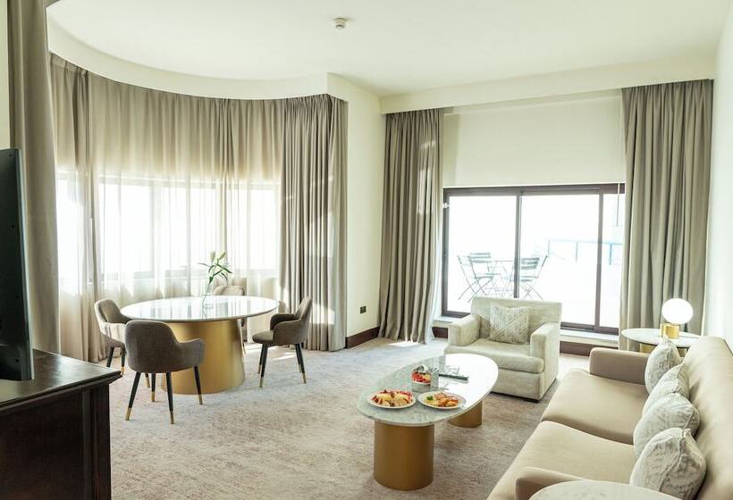 هتل Majestic Cove