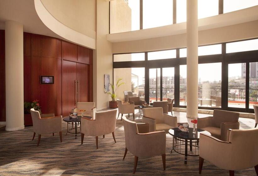 هتل Verdi St George S Bay Marina