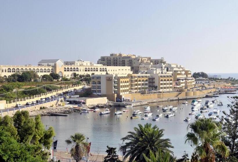 هتل Verdi St George S Bay Marina