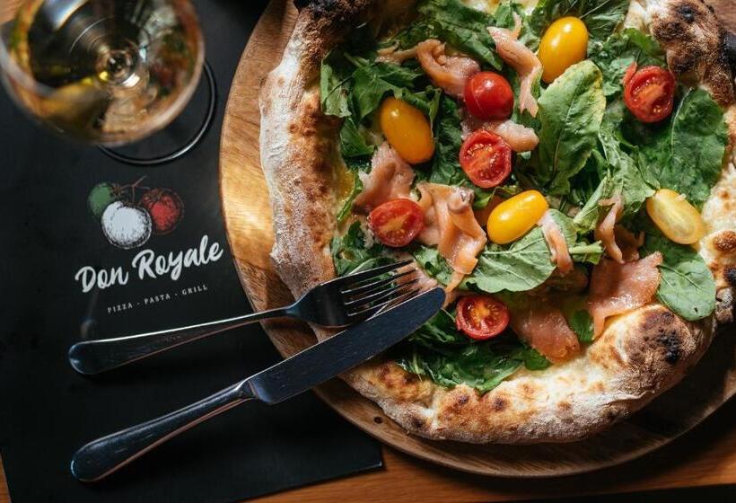 هتل Verdi St George S Bay Marina