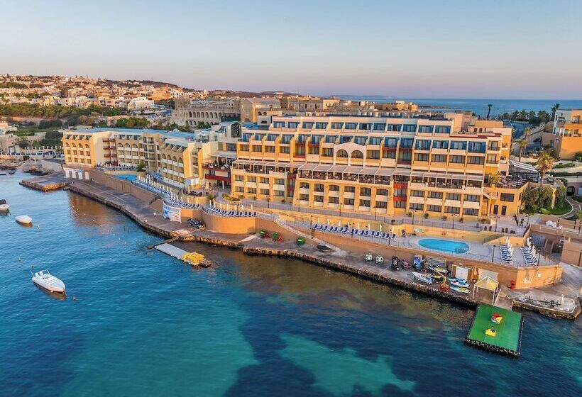 هتل Verdi St George S Bay Marina