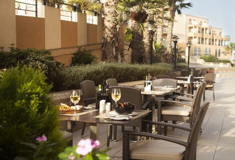 هتل Verdi St George S Bay Marina