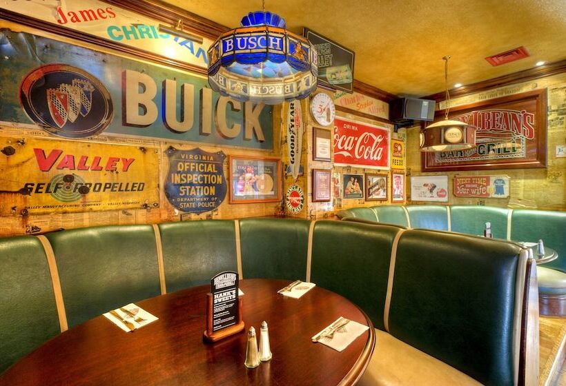 هتل Verdi St George S Bay Marina