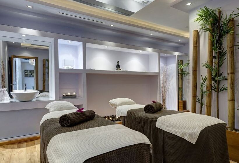 هتل Verdi St George S Bay Marina