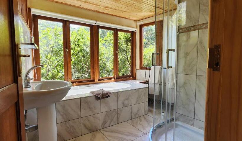 فندق Monkey Valley Resort