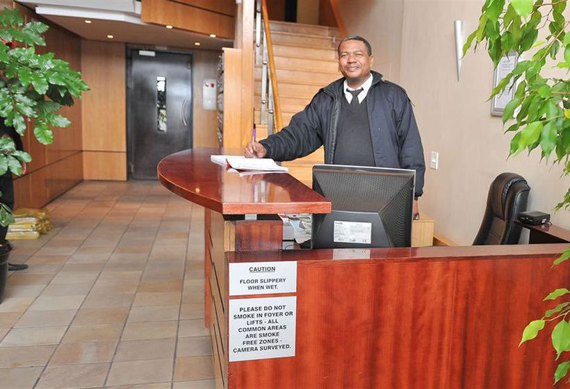 Отель Mouille Point Village