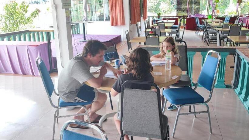 ホテル Mutiara Taman Negara