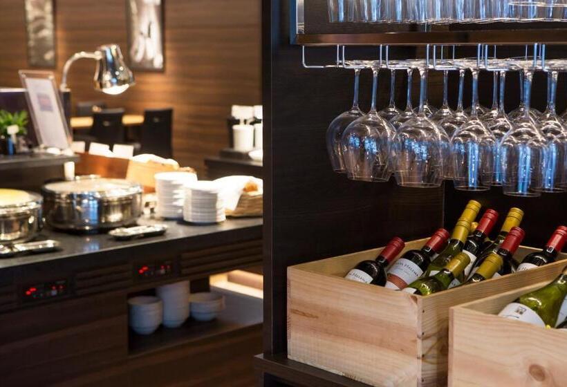 Отель Mystays Shin Osaka Conference Center