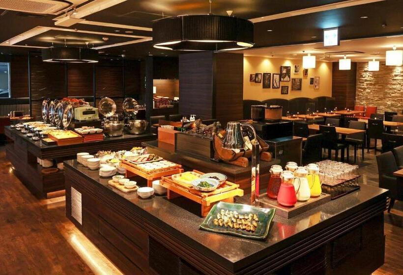 Отель Mystays Shin Osaka Conference Center