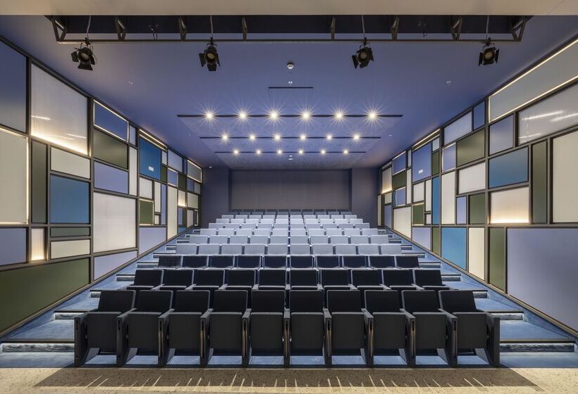 هتل Next by Savoy Signature