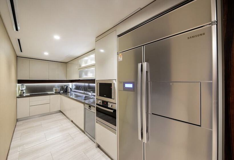 Отель Oakwood Premier Coex Center