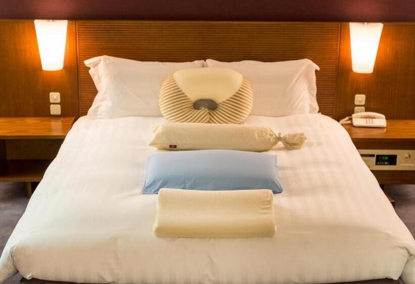 בית מלון כפרי Okinawa Grand Mer Resort