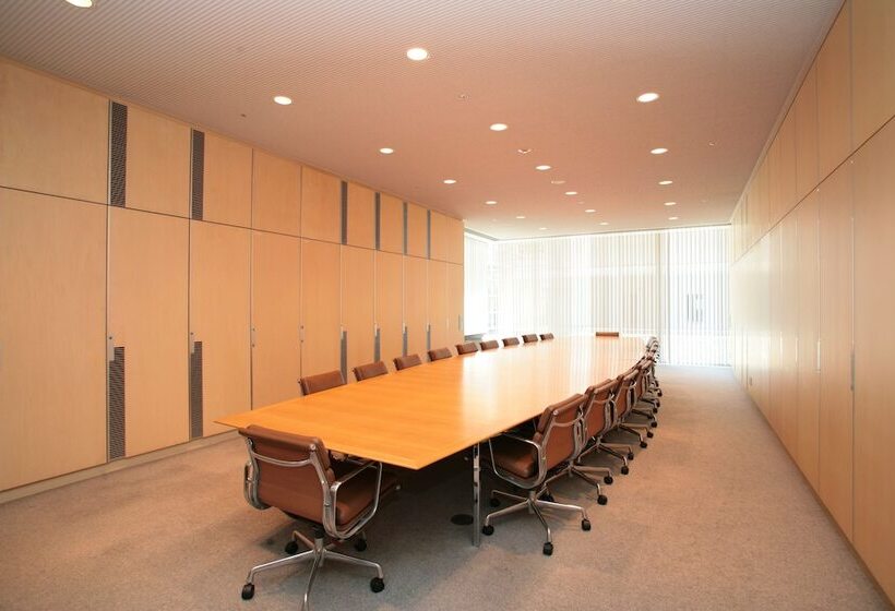 בית מלון כפרי Okura Akademia Park