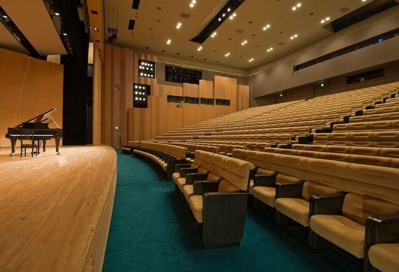 בית מלון כפרי Okura Akademia Park