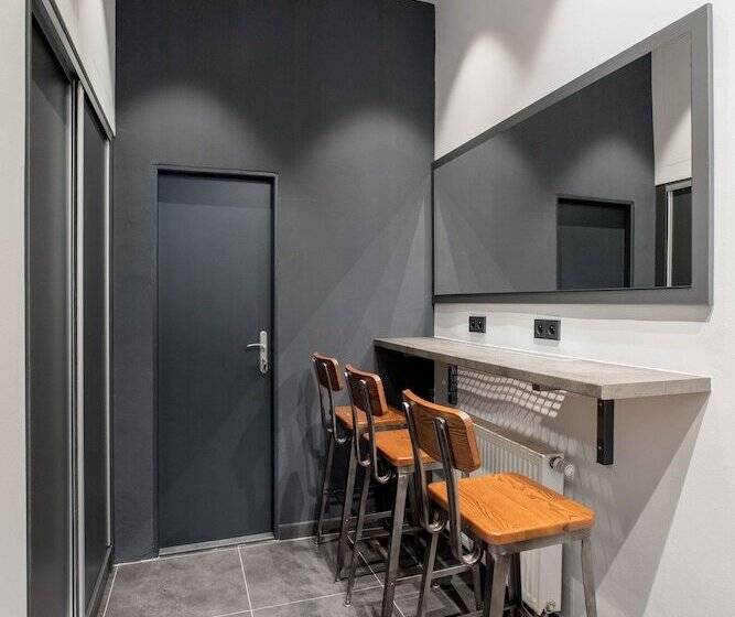 فندق Old Town Square Residence By Emblem