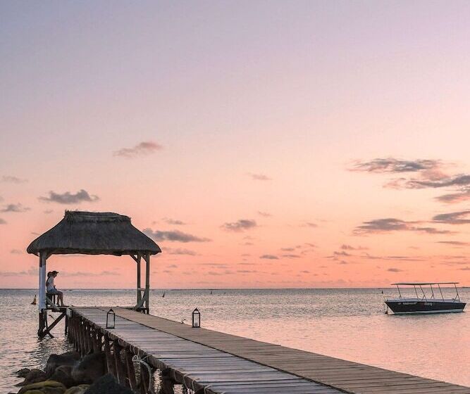Szálloda Outrigger Mauritius Beach Resort