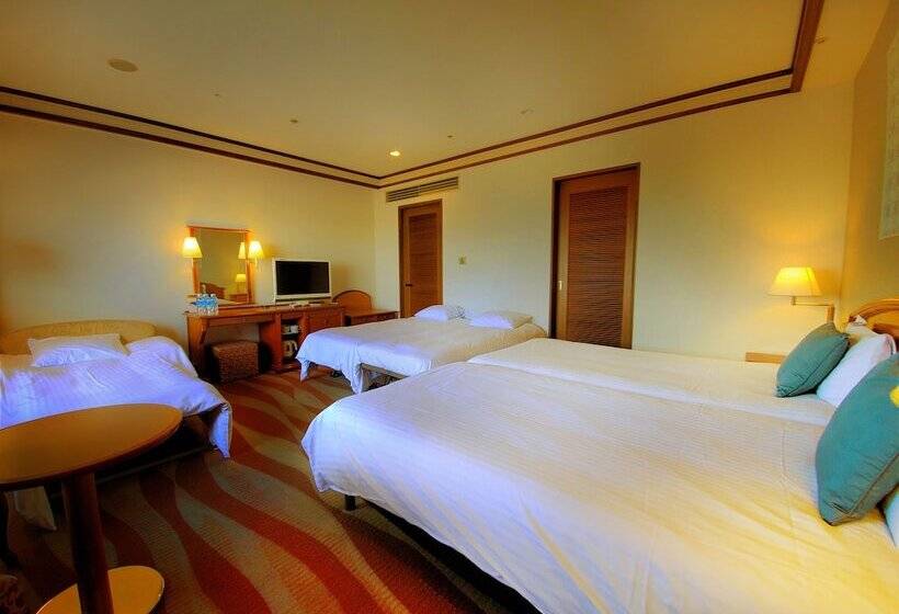 Отель Plaza Kobe