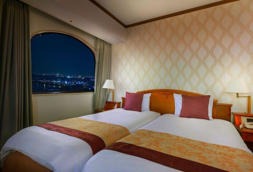 Отель Plaza Kobe