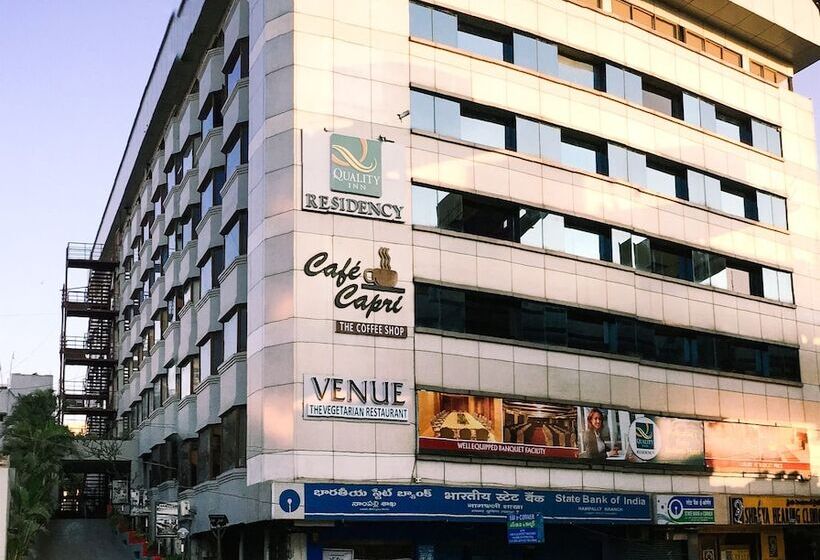 هتل Quality Inn Residency