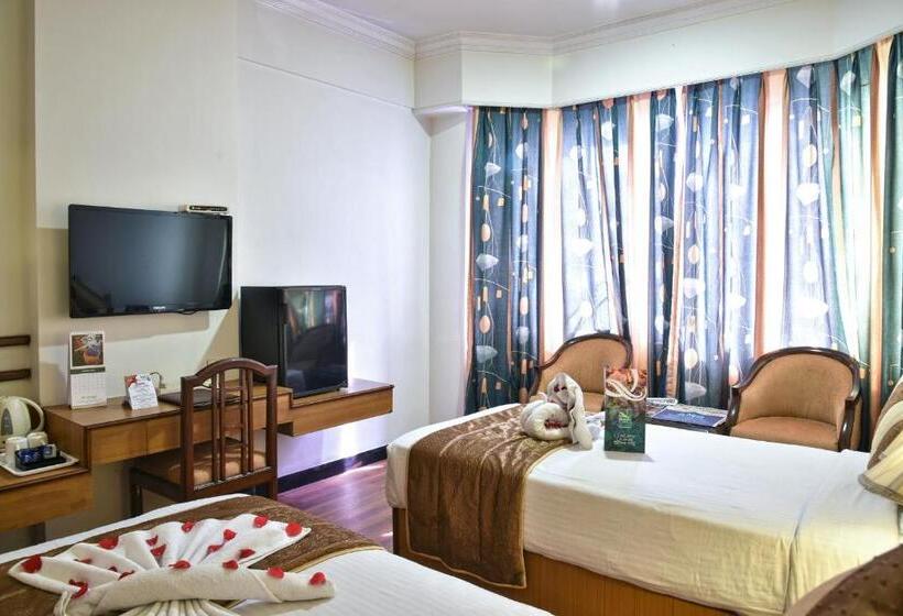 هتل Quality Inn Residency