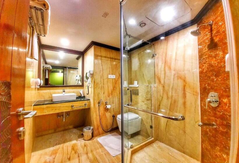 ホテル Quality Inn Sabari