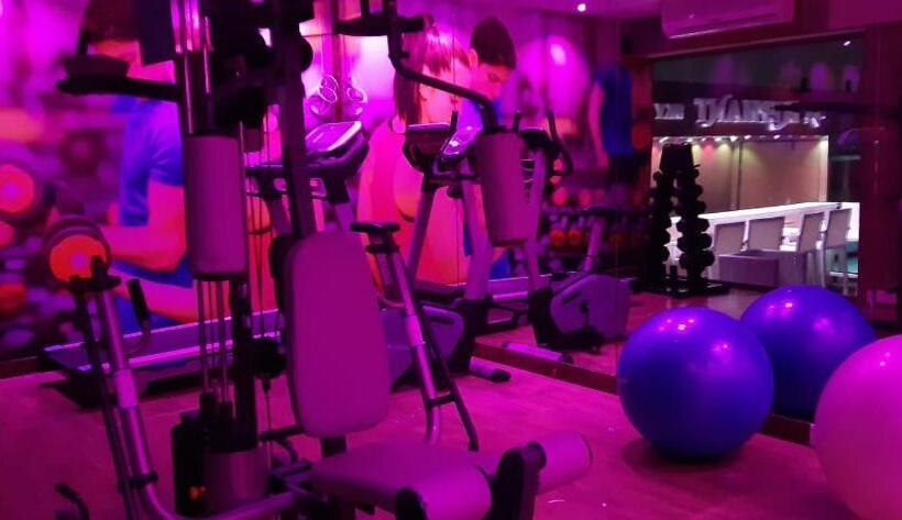 ホテル Quality Inn Sabari