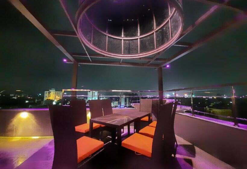 ホテル Quality Inn Sabari