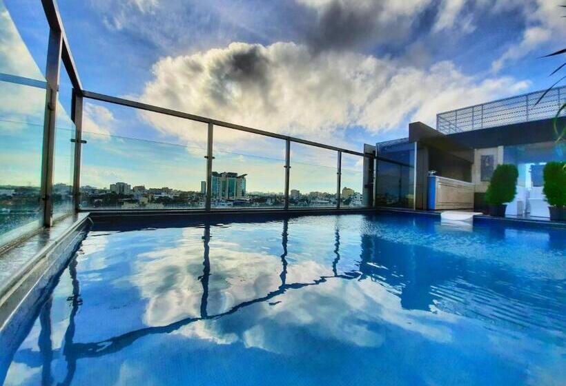 ホテル Quality Inn Sabari