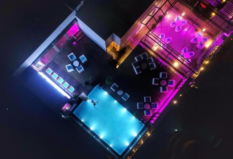 ホテル Quality Inn Sabari