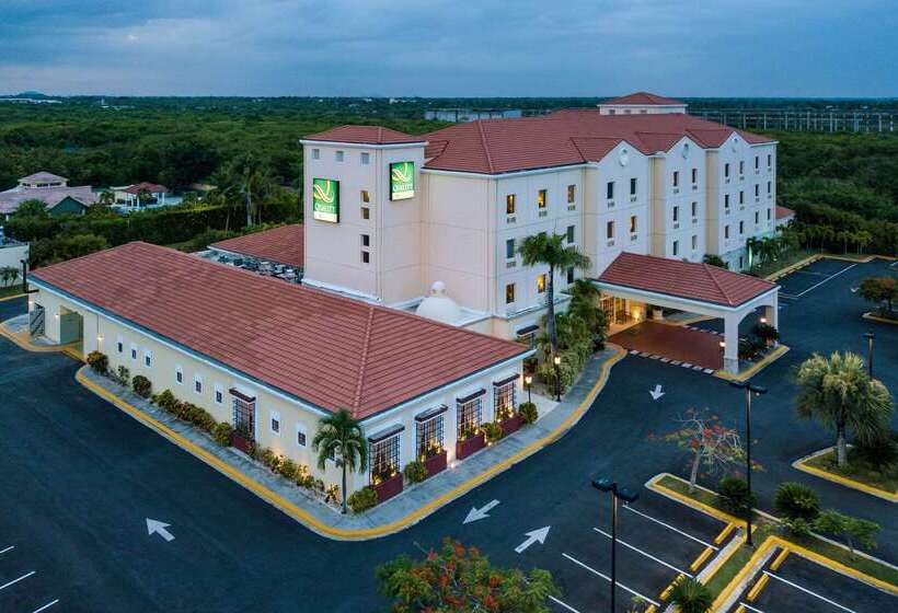 Quality Hotel Real Aeropuerto Santo Domingo