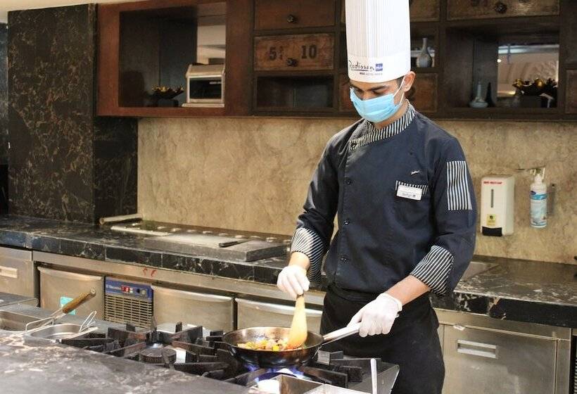 Radisson Blu Mbd Hotel Noida