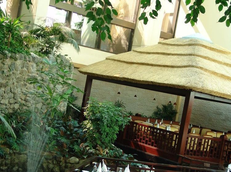 هتل Radisson Blu Resort, Sharjah