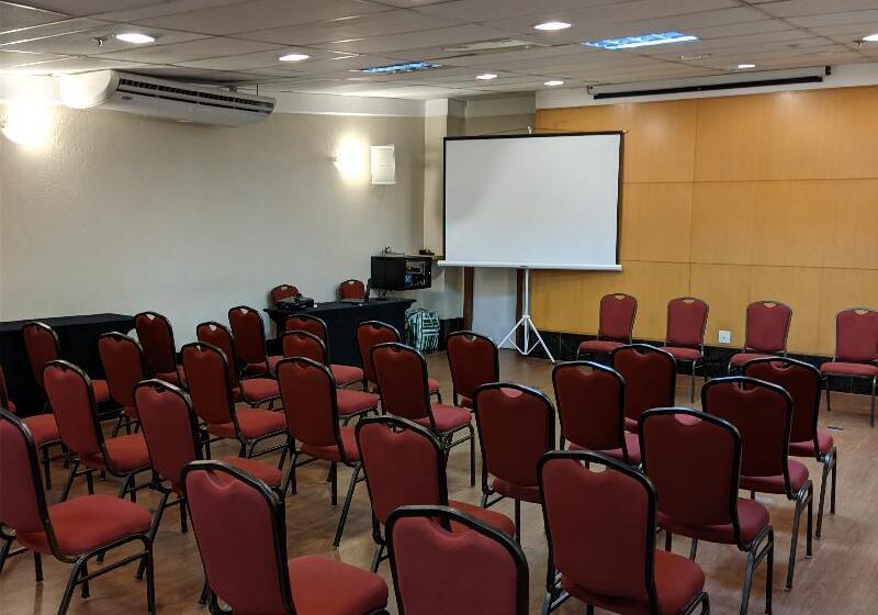 酒店 Vitoria Praia