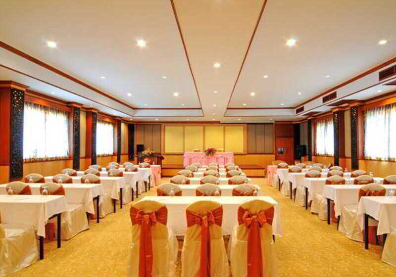هتل Royal Phala Cliff Beach Resort