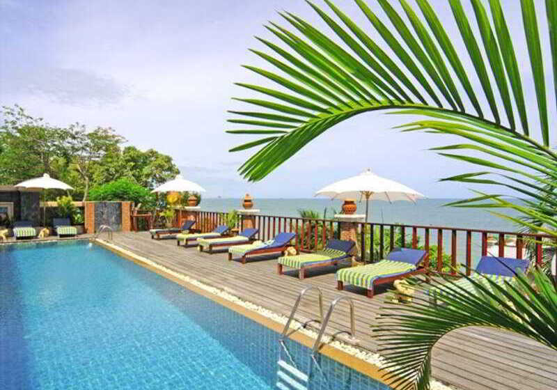 هتل Royal Phala Cliff Beach Resort