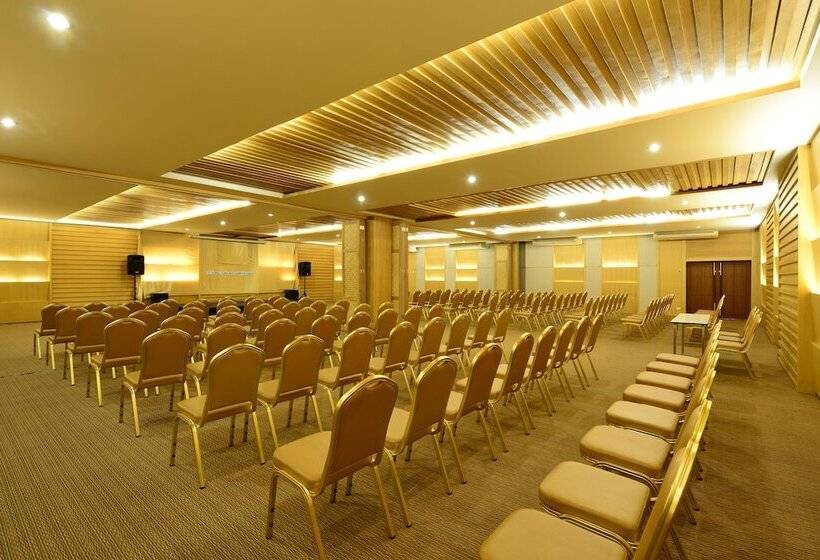 ホテル Royal Phala Cliff Beach Resort