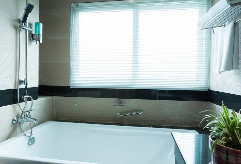 ホテル Royal Phala Cliff Beach Resort