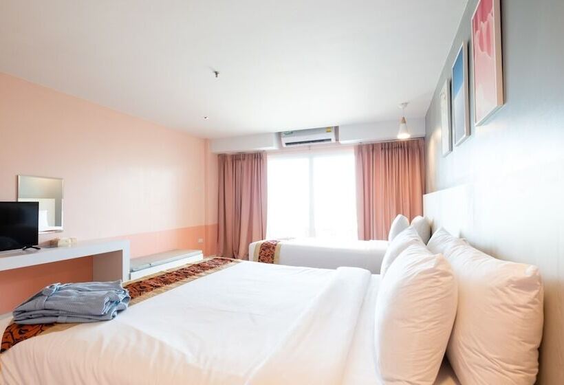 هتل Royal Phala Cliff Beach Resort