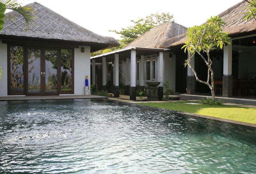 בית מלון כפרי Sekar Nusa Resort