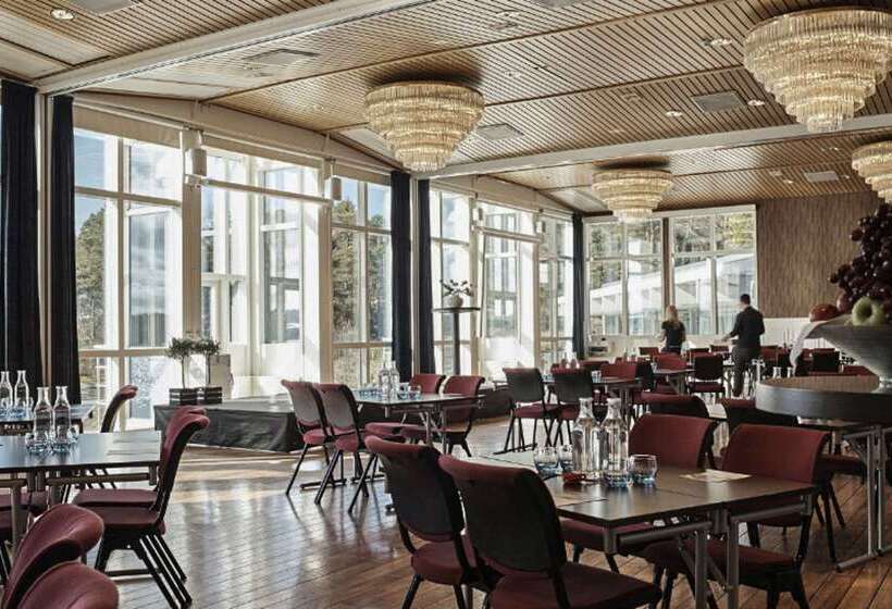 Отель Stenungsbaden Yacht Club