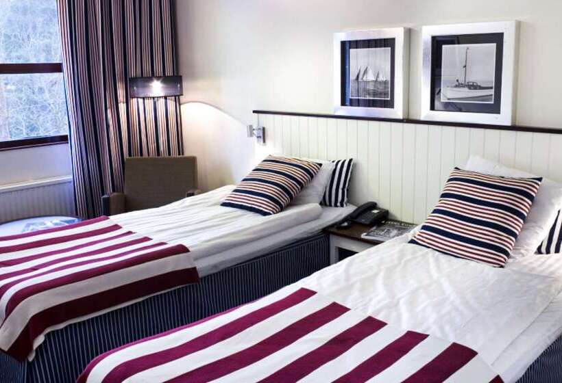 Отель Stenungsbaden Yacht Club