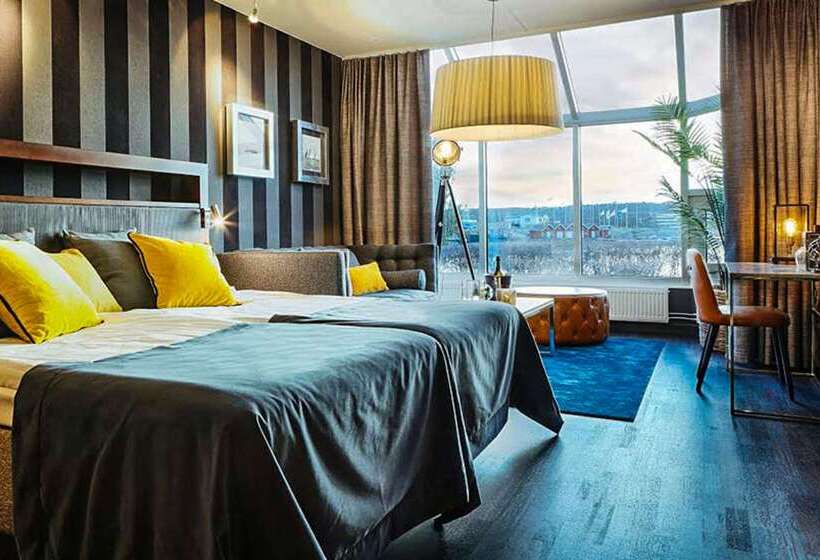 Отель Stenungsbaden Yacht Club