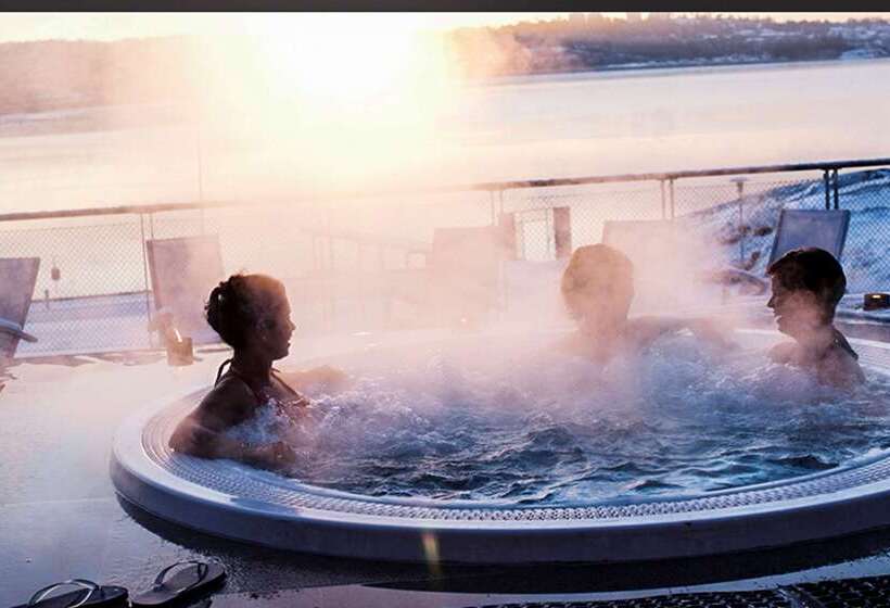 Отель Stenungsbaden Yacht Club