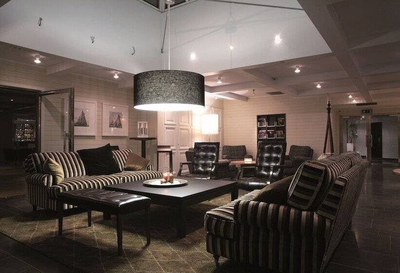 Отель Stenungsbaden Yacht Club