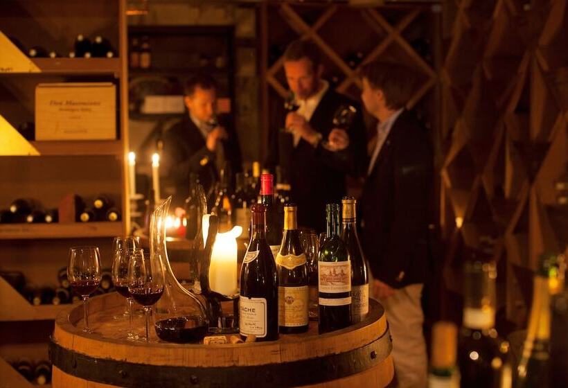 Отель Stenungsbaden Yacht Club